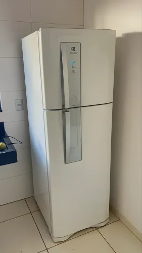 Geladeira Eletrolux Frost Free, faço entrega.