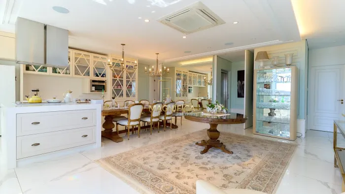 Duplex à Venda  2 Suítes, 4 Vagas, 339m²  Campina do Siqueira, Curitiba/PR