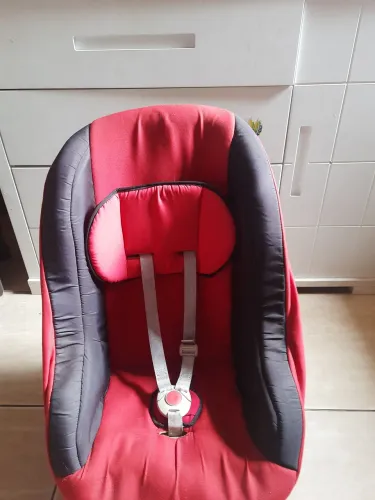 Vendo cadeirinha infantil ate 4 anos com regulagem de altura para o melhor conforto $100