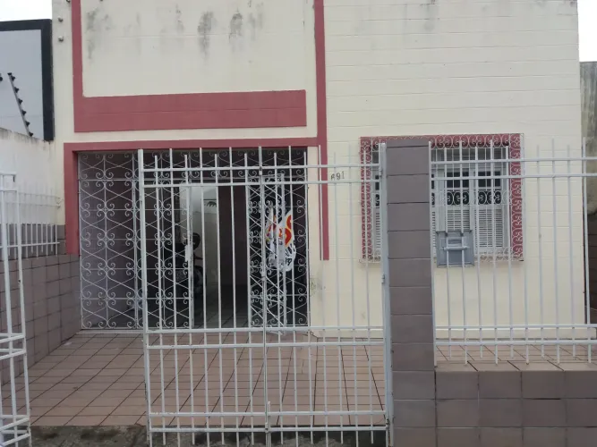 Casa em amplo terreno no Bairro 13 de Julho