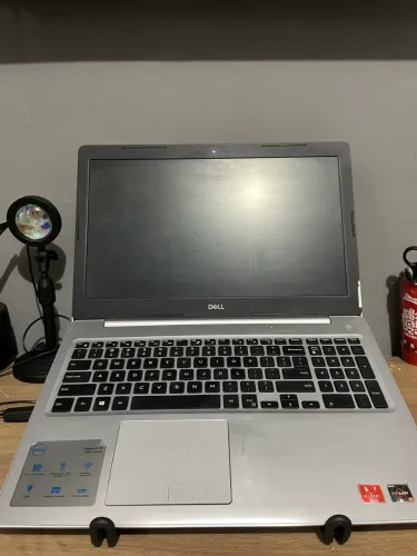 Dell Inspiron 15 5575 ? Ryzen 5 | 8GB | SSD + HD | Radeon Vega 8