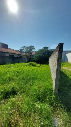Terreno plano à venda em Camboinhas Niterói/RJ, a poucos metros da praia.