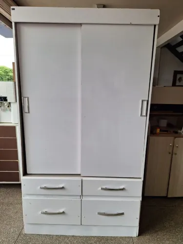 Guarda roupa de solteiro