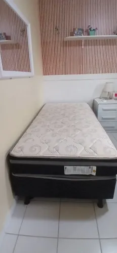 Cama de solteiro seminova