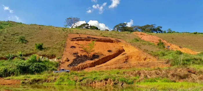 Ótima granja no bairro Caeté que está crescendo bastante.