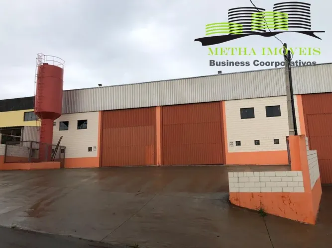 Galpão Industrial para Locação em Sorocaba-SP, Bairro Eden: 4 Salas, 3 Banheiros, 8 Vagas