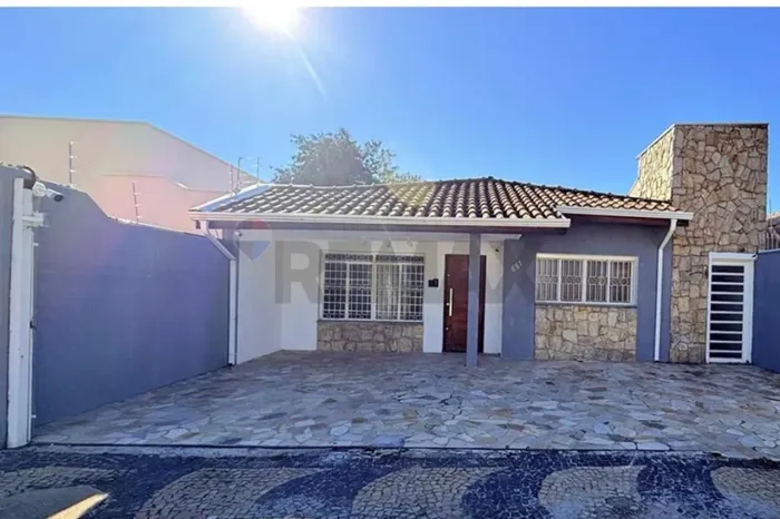 RE/MAX Aluga Casa Comercial em Nova Campinas: Excelente Preço- R$ 7.500,00