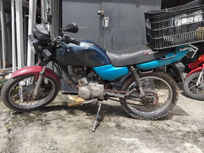 Vendo ou troco moto em carro 