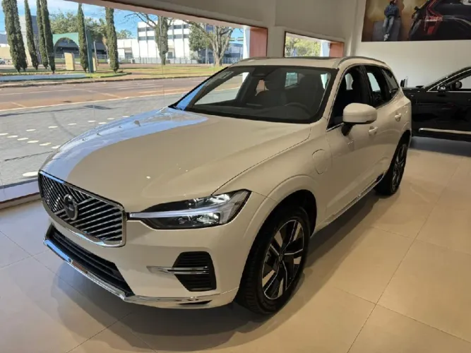 Volvo XC-60 T-8 Plus 2.0 AWD (híbrido) 2026