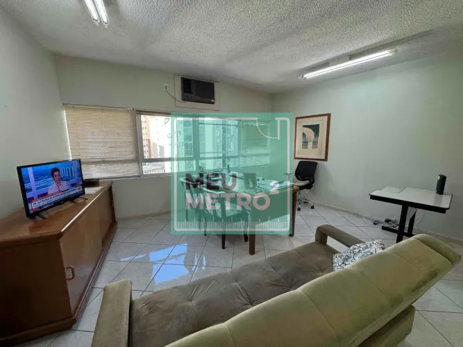 Sala à venda, no Centro, em Florianópolis.