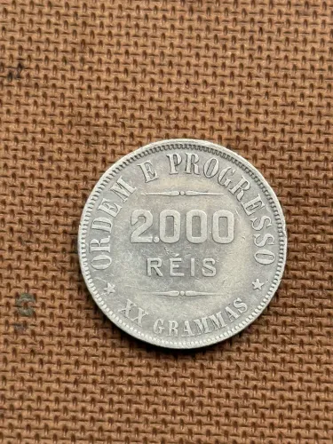 Moeda 2000 réis 10