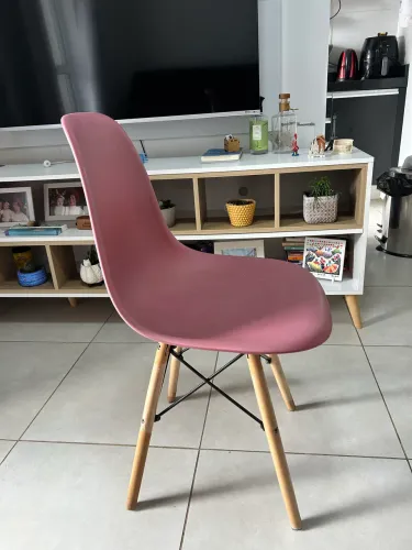 Cadeira Charles Eames Eiffel DSW - vermelha