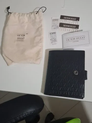 Carteira Victor Hugo Original - Pouquíssimo Uso com Dustbag