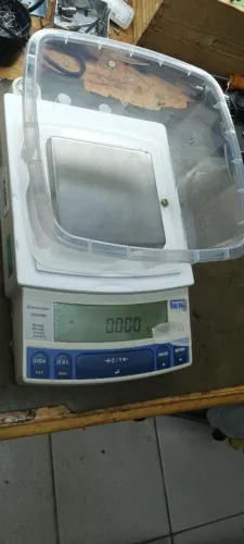Balança semi analítica shimadzu ux620