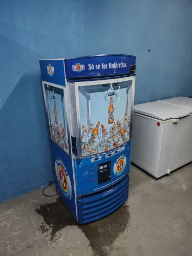 Cervejeira Expositora Antártica 290 litros entrega