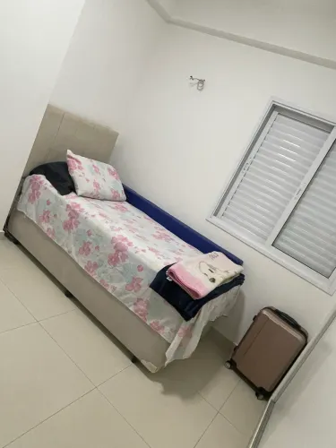 Cama com box e cabeceira