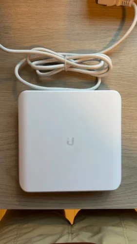 Ubnt Usw-lite-16-poe-br Unifi Switch 16p Gigabit 45w