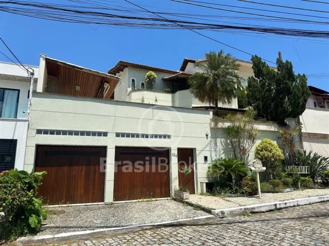 Linda Casa em Condomínio Fechado  Jacarepaguá