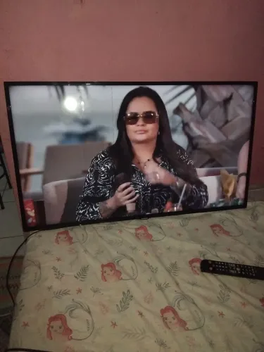Tv 40 polegadas com 3 litros pequenas na tela