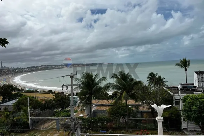 Mansão Exclusiva em Ponta Negra a 2 Minutos da Praia
