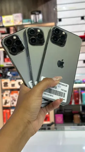 IPHONE 13 PRO MAX 128GB Preto Bateria de 75% a 79% R$2.899,00 A VISTA