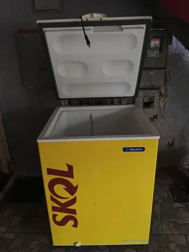 Freezer metalfrio 1 porta