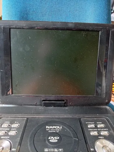 DVD Player Portátil Napoli 15" (Para Retirada de Peças / Não Funciona)