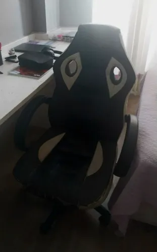 VENDO CADEIRA GAMER USADA DE COURO EM BOM ESTADO