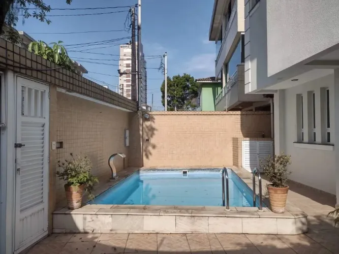 Sobrado à venda no Aparecida em Santos.