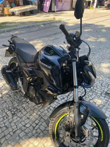 Fz15 top