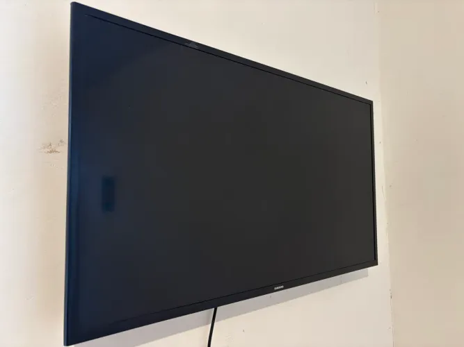 Tv Samsung 43? *LEIA*