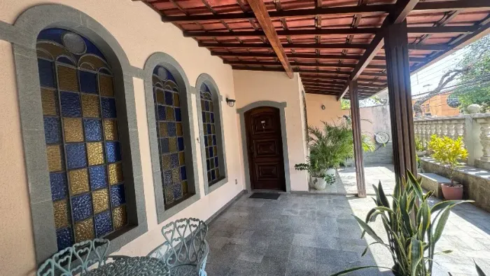 Casa 4 quartos, rua Colégio Magnum