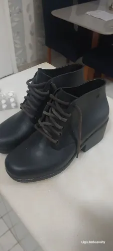 Vendo bota cano curto