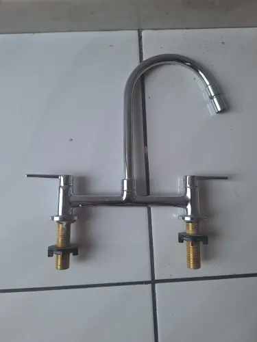 Torneira misturador quente e fria para cozinha
