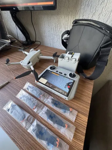 DJI Mini 3 Fly More Combo + Tela DJI RC | NOVO, usado 3x, completo!