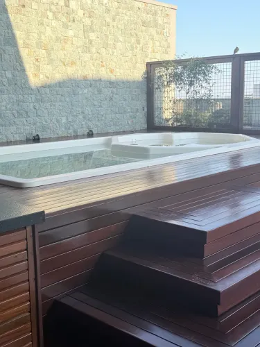 Piscina com hidromassagem