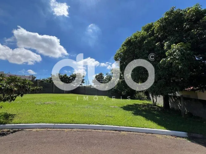 Terreno à venda em Piracicaba no Condominio São Luis, 366 m² por R$ 320.000,00