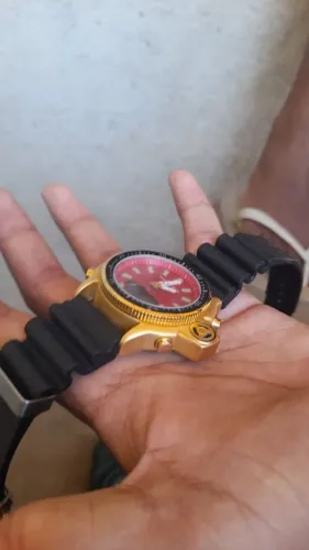 Relógio bom e barato r$ 100 relógio funcionando tudo bom
