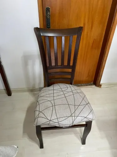 Vende-se Conjuto c/ 8 Cadeiras para Mesa de Jantar