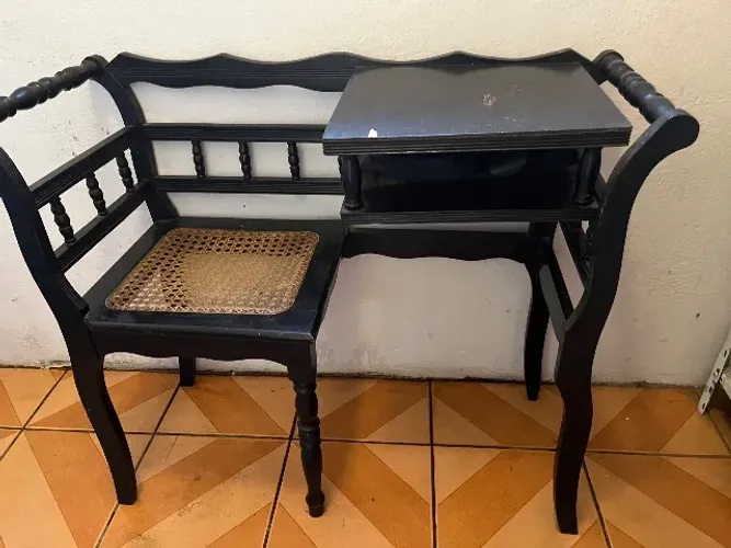 Mesa de telefone antiga - fofoqueira