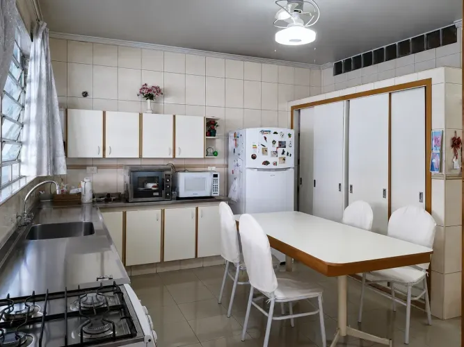Amplo Apartamento Sobreloja para Locação no Centro de Guarulhos