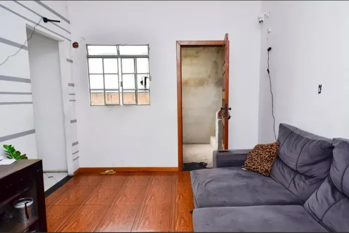 Casa à Venda - Centro, 8 Quartos, 89 m2