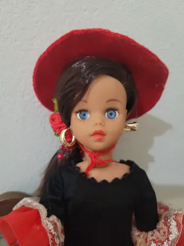 Boneca SUSI da Estrela. Pescoço de cone.1990. Vestido Espanhola da Estrela 1970.