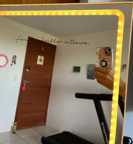 Espelho Imaginarium Led e armário para colocar joias 
