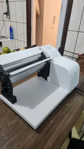 Cilindro elétrico para massas 28cm semi novo em bom estado