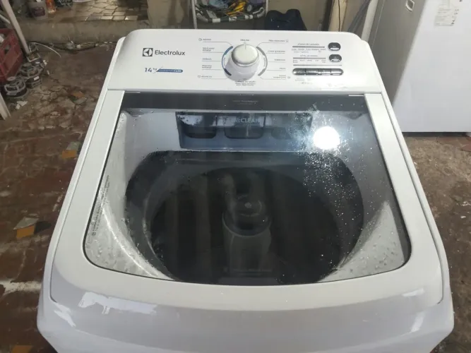 MÁQUINA DE LAVAR ROUPAS ELECTROLUX 14KG