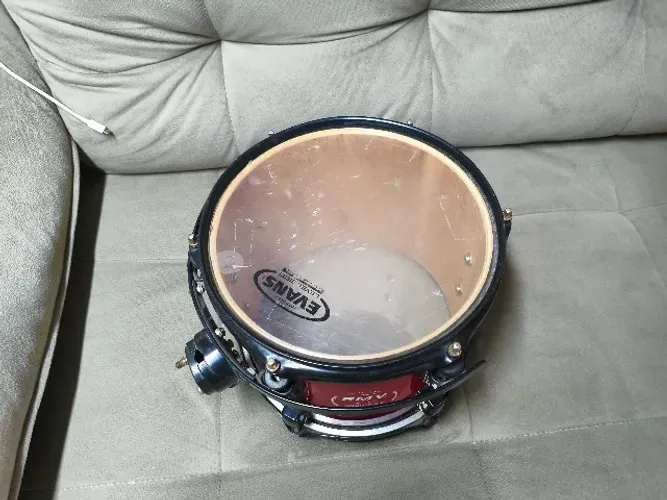 Tom 10' RMV Sorpion com Suspensão sem Furação e Pele Evans
