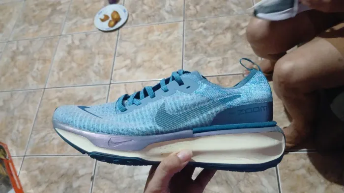 Tênis Nike ZoomX Invincible Run Flyknit 3