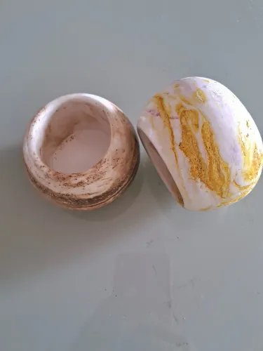 Vasinhos de gesso decorado