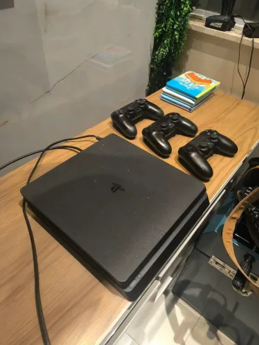 VENDO OU TROCO PS4 SLIM 1TB